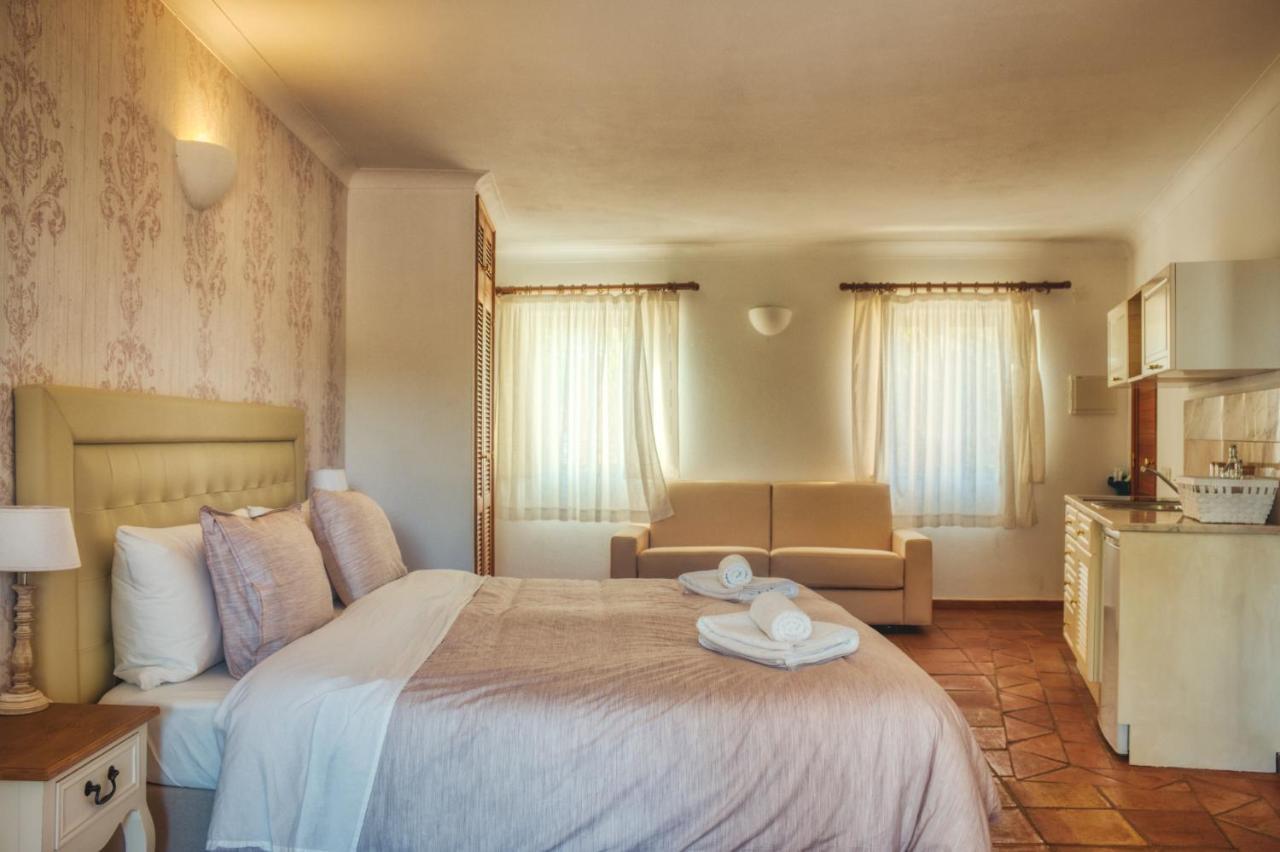 Moonshine Guest House With Private Studios And Private Cottage Lagos Bagian luar foto