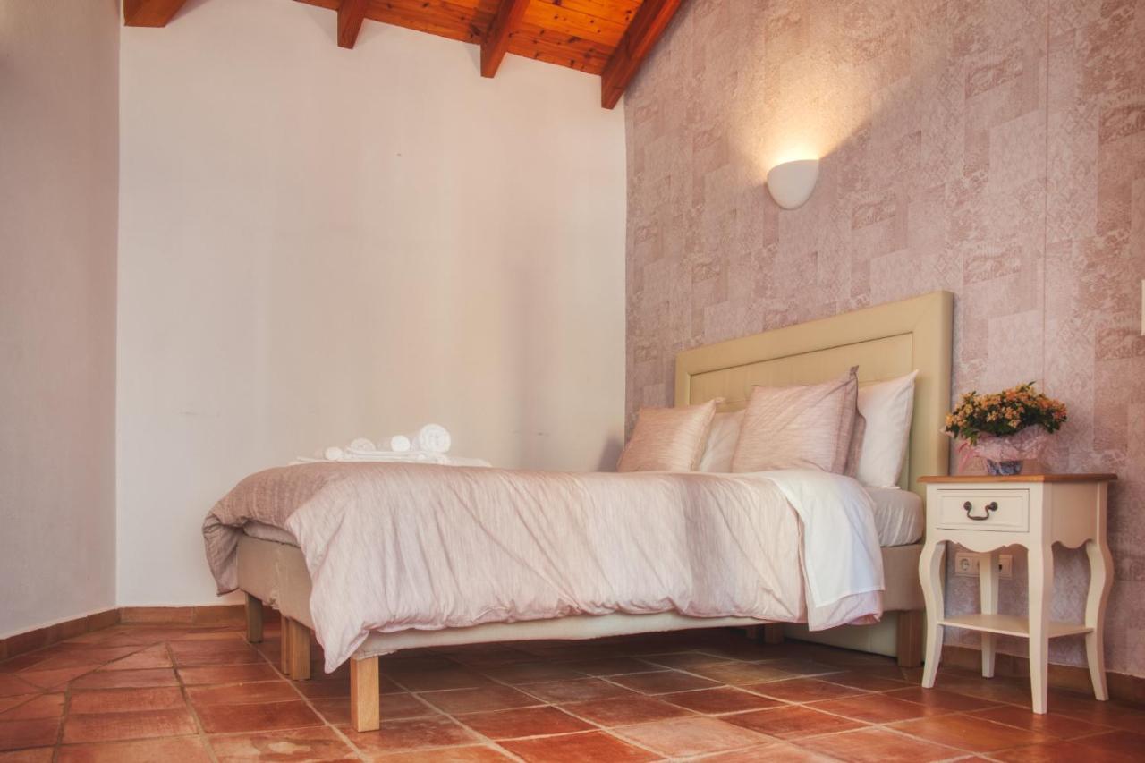Moonshine Guest House With Private Studios And Private Cottage Lagos Bagian luar foto