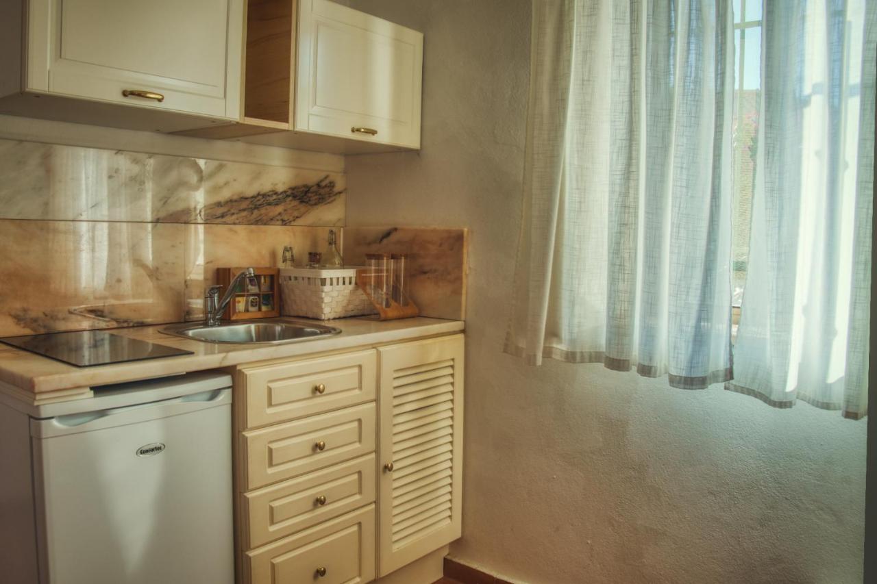 Moonshine Guest House With Private Studios And Private Cottage Lagos Bagian luar foto