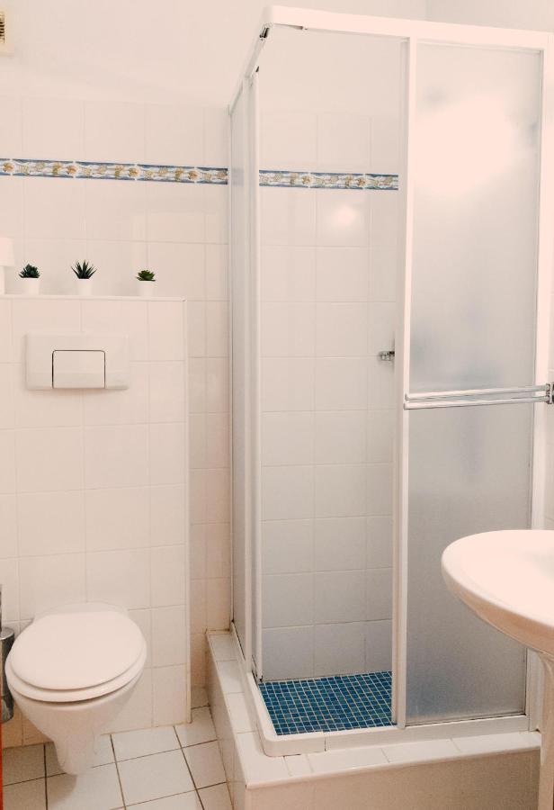 Moonshine Guest House With Private Studios And Private Cottage Lagos Bagian luar foto